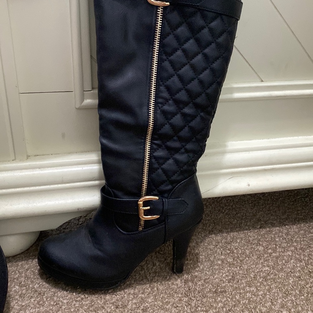 Black and gold boots!